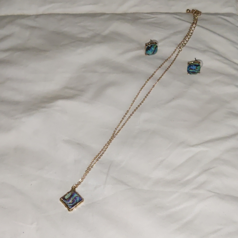 $5 Necklace set